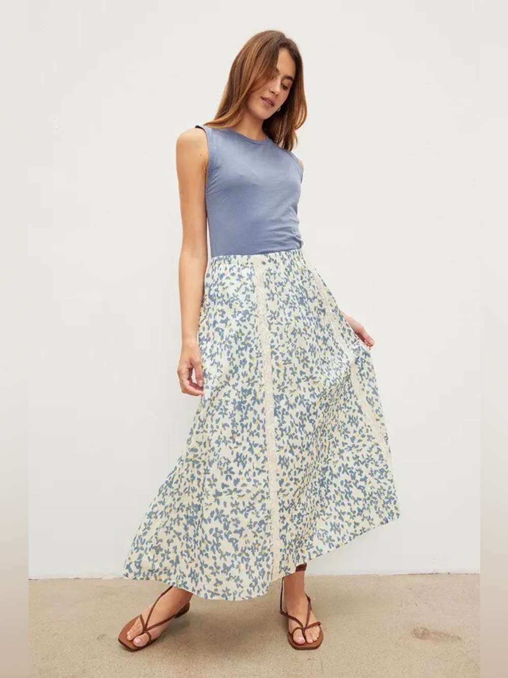 Velvet by Graham & Spencer Kona Skirt Size Small Floral Print